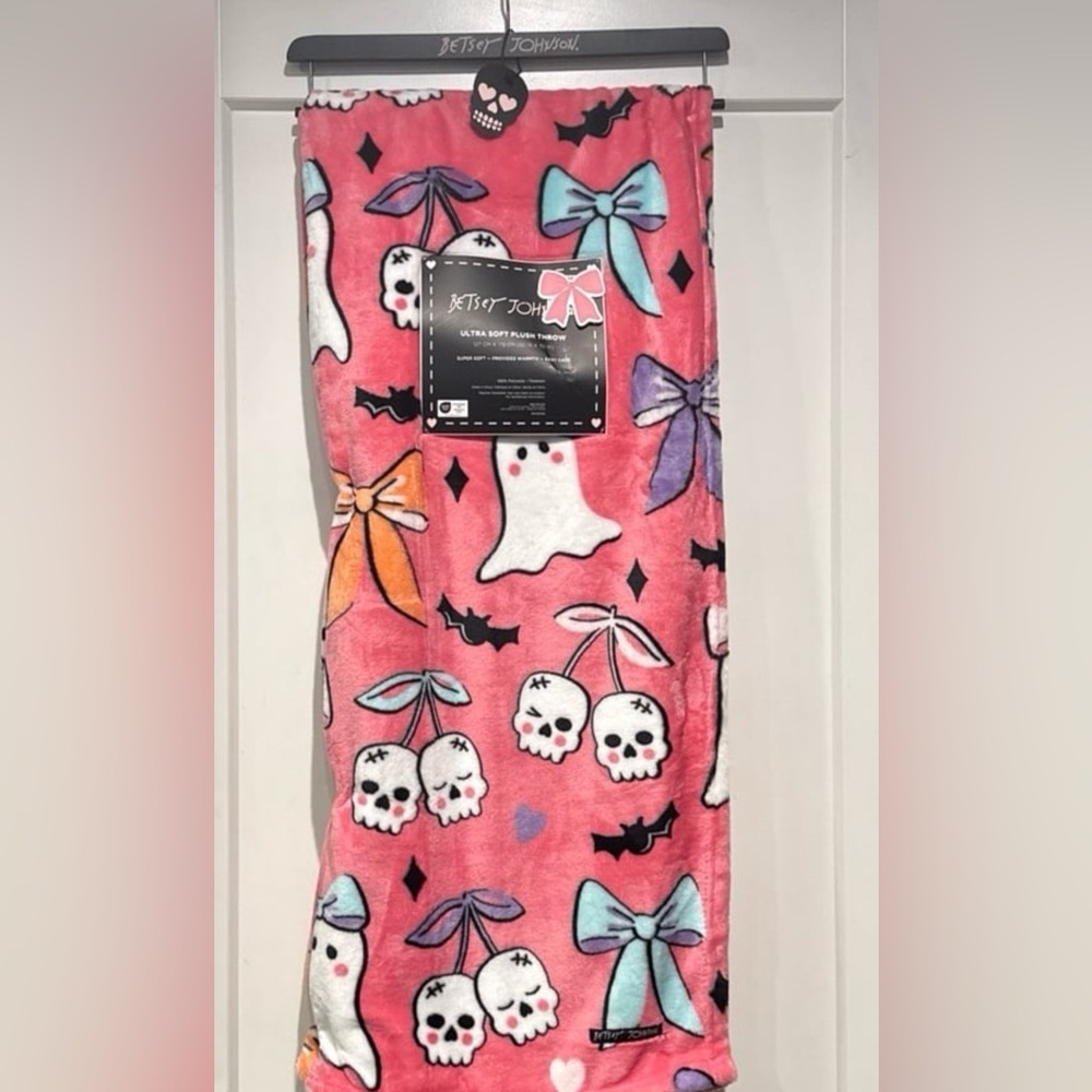 NEW RELEASE!!!!! Betsey Johnson PINK GHOST Blanket